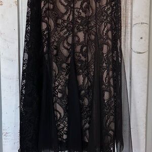 Elegant Black and Cream Lace Full Length Dreas